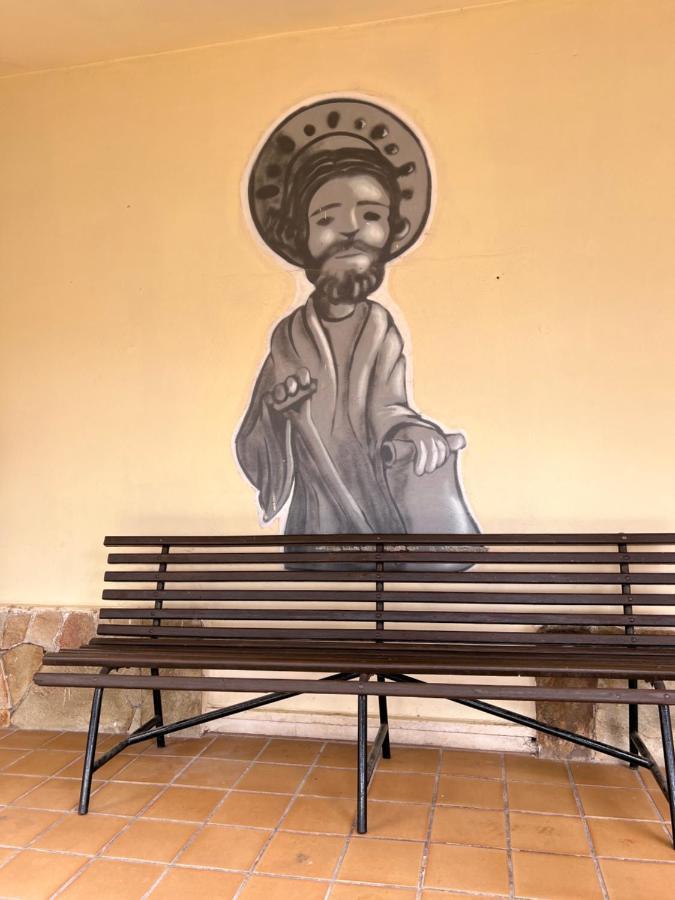 Albergue Municipal Hostel San Martin del Camino Εξωτερικό φωτογραφία