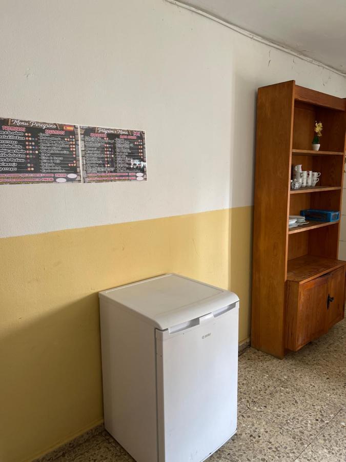 Albergue Municipal Hostel San Martin del Camino Εξωτερικό φωτογραφία