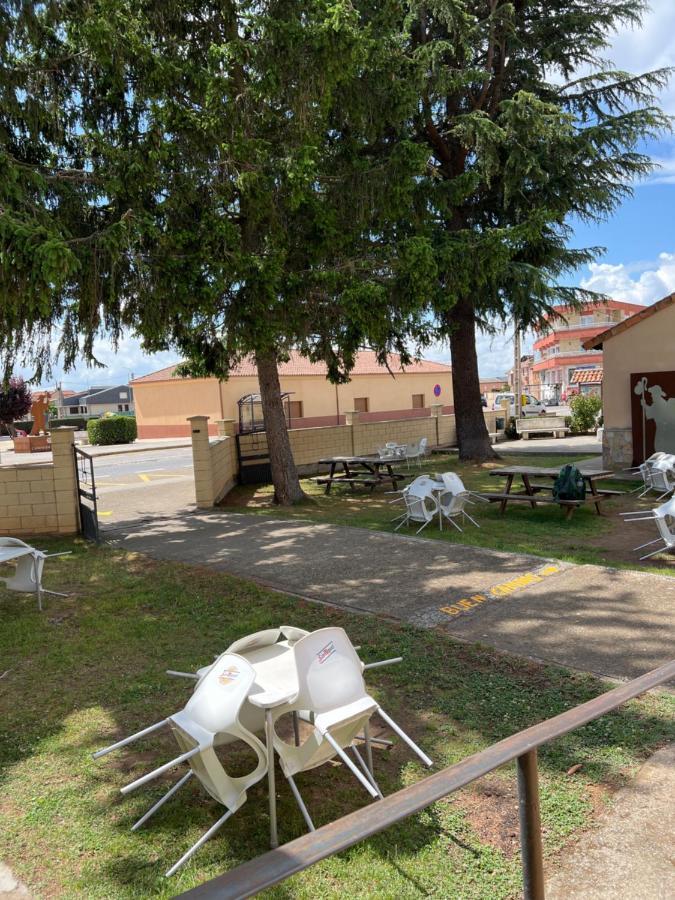 Albergue Municipal Hostel San Martin del Camino Εξωτερικό φωτογραφία