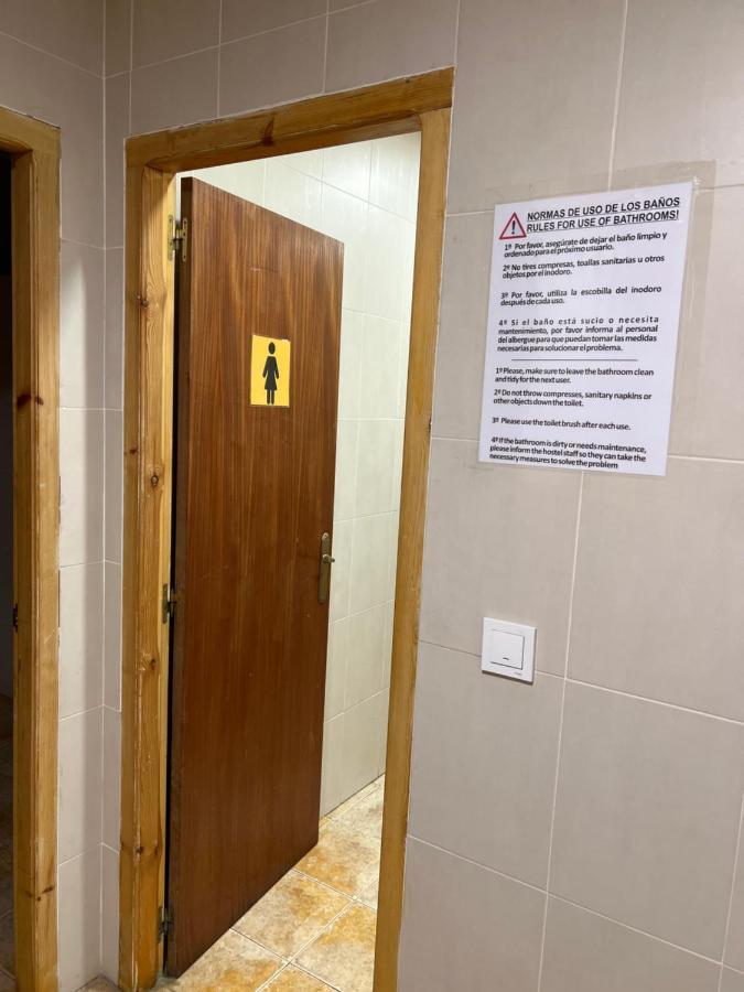 Albergue Municipal Hostel San Martin del Camino Εξωτερικό φωτογραφία